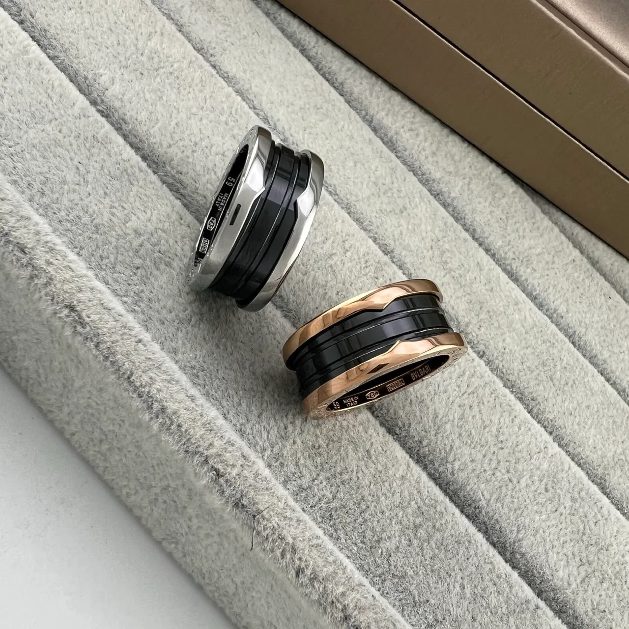 Bvlgari B.zero1 Anéis de cerâmica e metal de múltiplas bandas 3