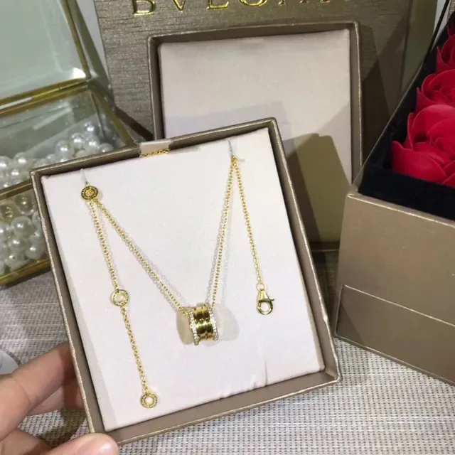 Bvlgari B.zero1 多环钻石吊坠项链 5