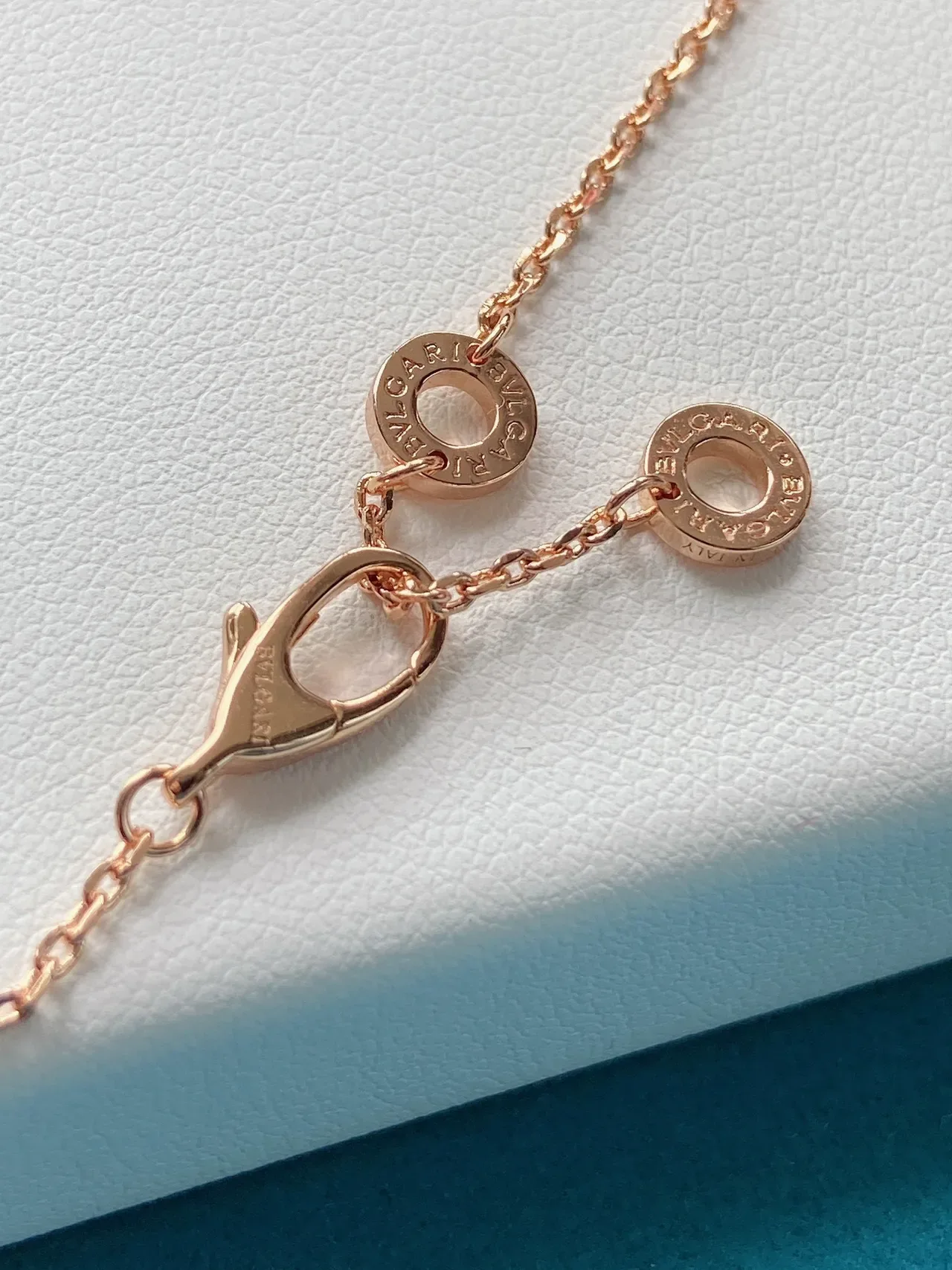 Bvlgari Diva's Dream 扇形 Pavé 钻石项链 2