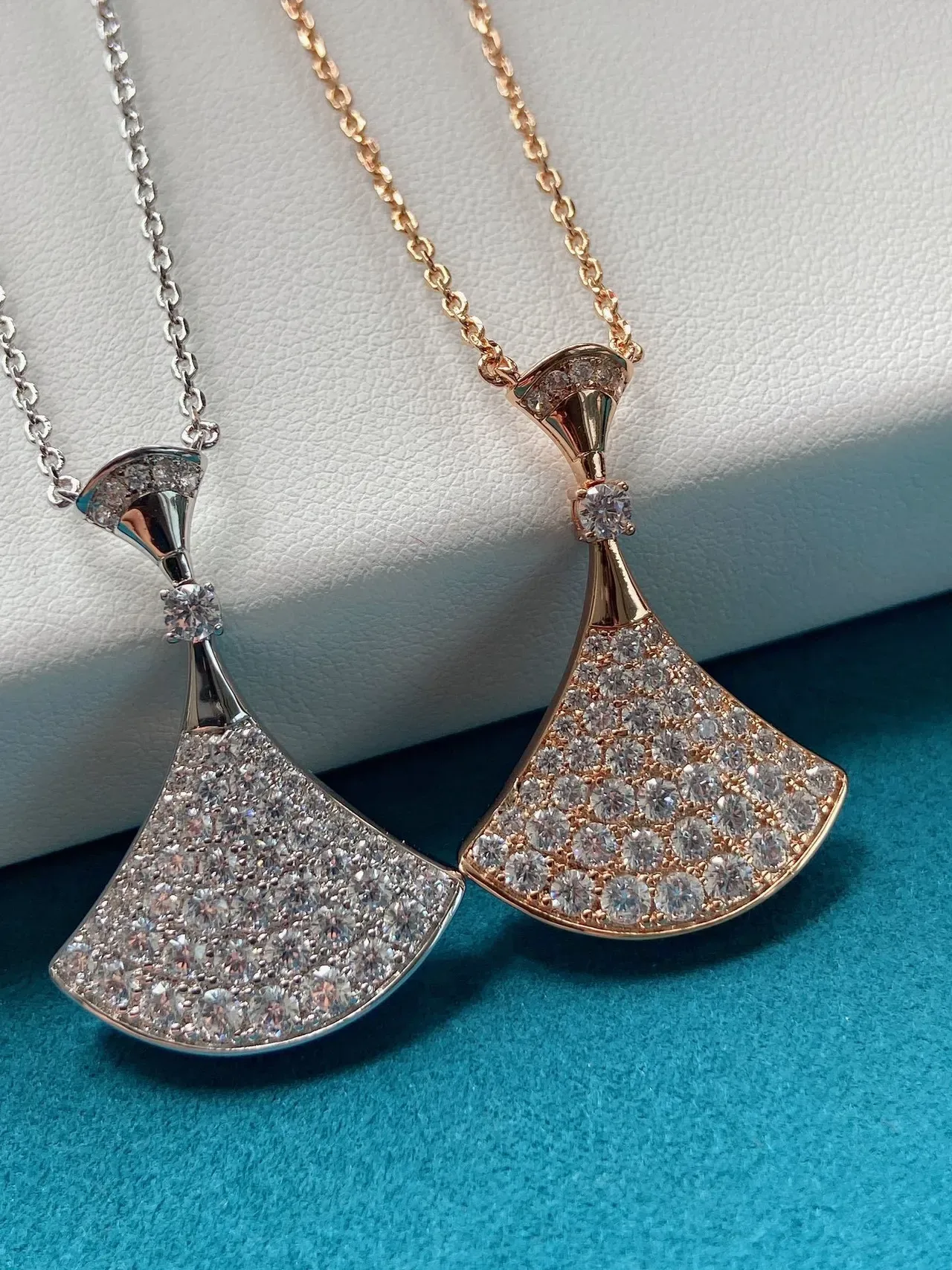Bvlgari Diva's Dream 扇形 Pavé 钻石项链 9