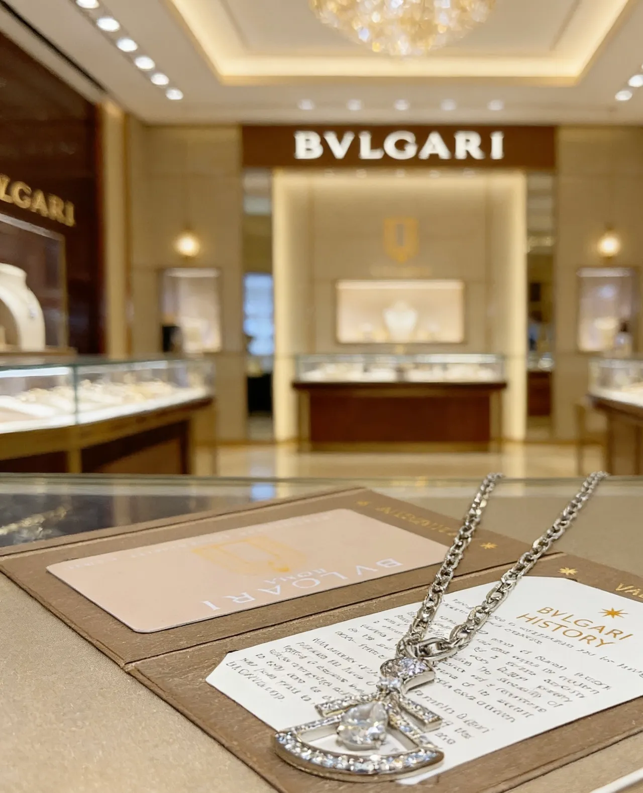 Bvlgari Divas’ Dream Lazo Motivo Colgante de Diamantes 6