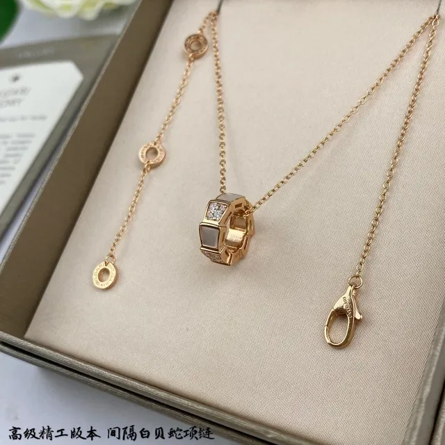 Bvlgari سلسلة ذهبية وبيضاء مستطيلة من اللؤلؤ الأم قلادة 7
