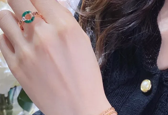 Bvlgari Green Gold Rose Band Malachite Disc Ring 9