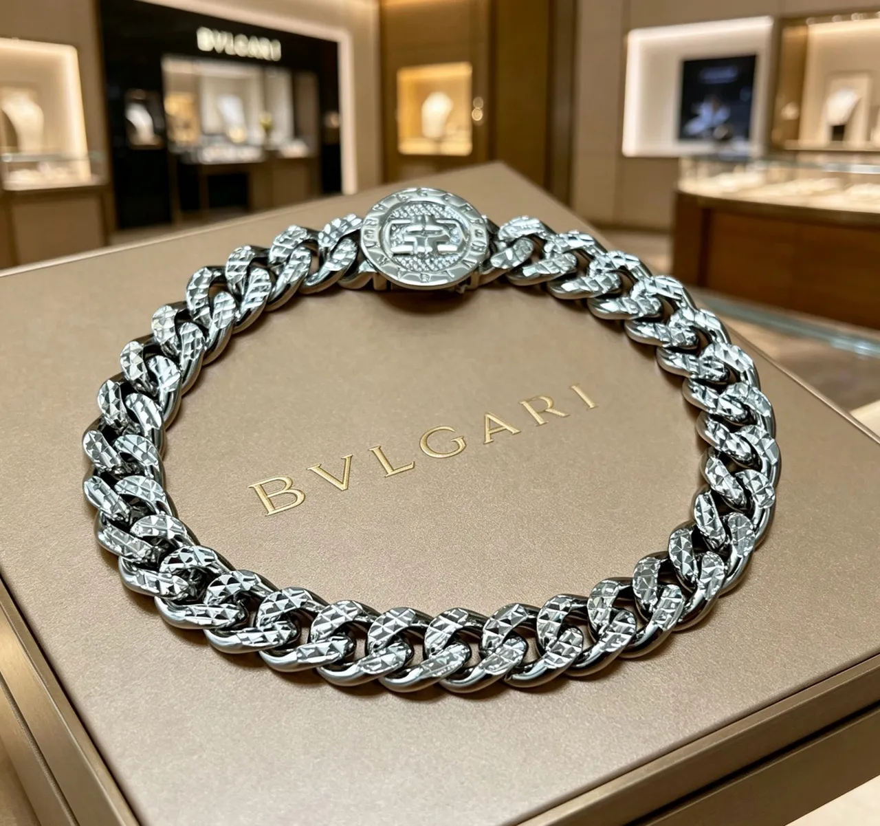 Bvlgari Iconica রুপো মোটা Curb-Link Faceted Diamond-Cut Finish ব্রেসলেট 4