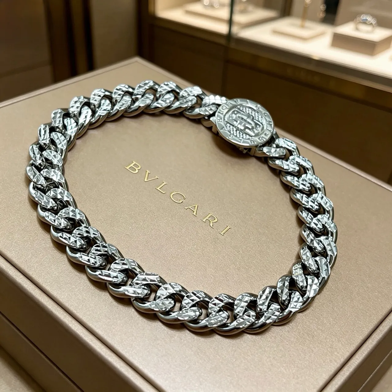 Bvlgari Iconica রুপো মোটা Curb-Link Faceted Diamond-Cut Finish ব্রেসলেট 9