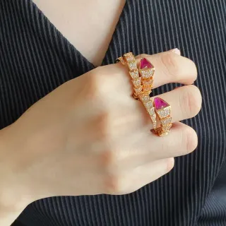 خاتم Bvlgari Serpenti ذهب وردي نمط ثعبان ملتف Pavé من الماس أحزمة