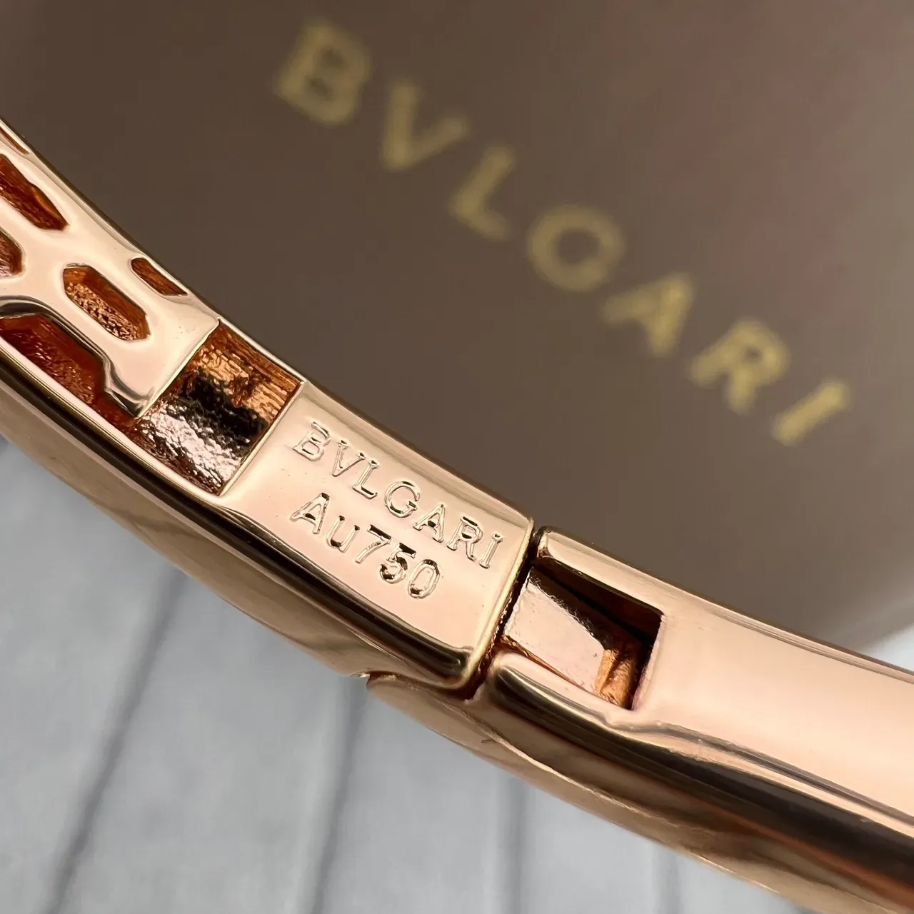 Bvlgari Serpenti Braceletes Cabeça de Serpente Pavé Diamantes e Gemas 2