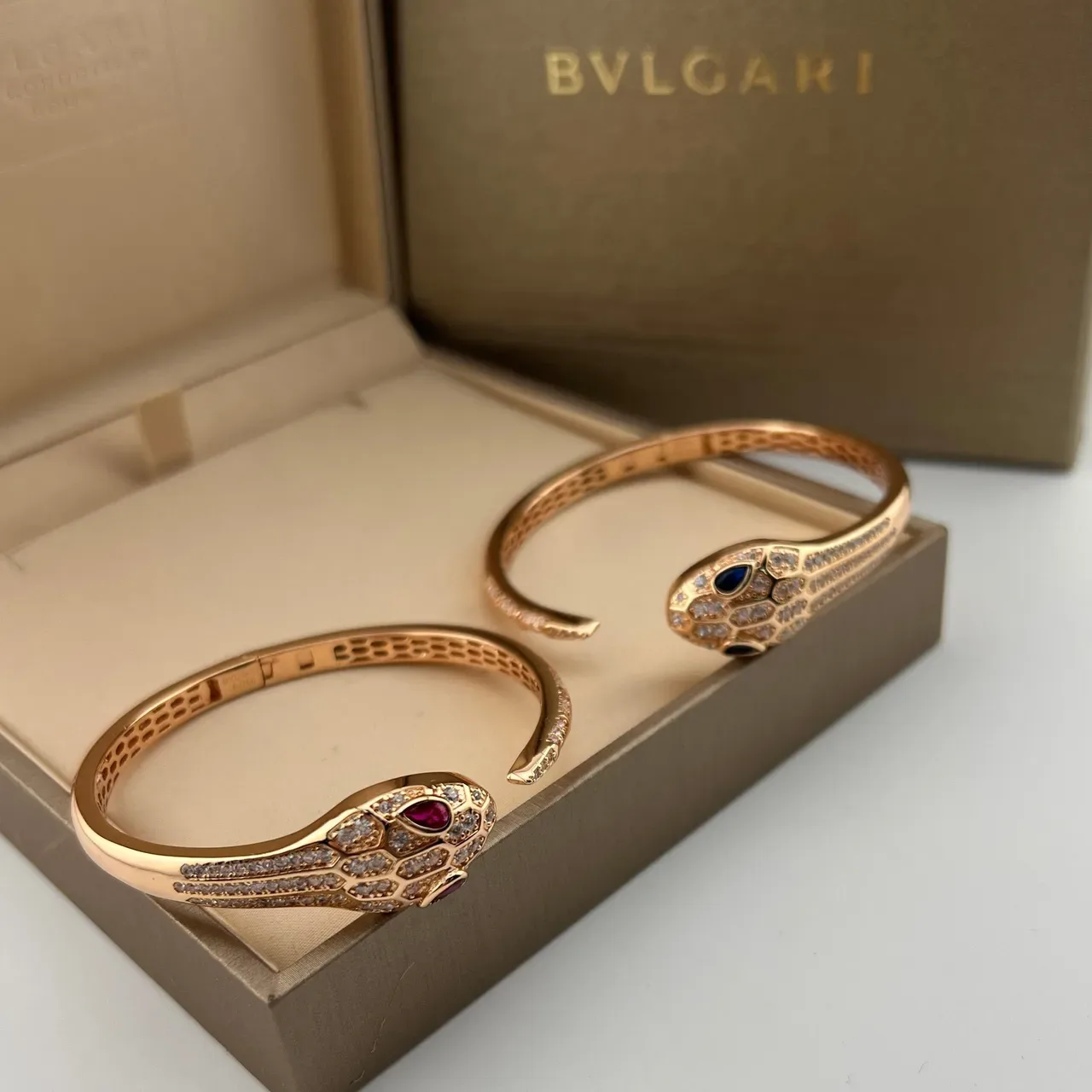 Bvlgari Serpenti स्नेक हेड पवे़ डायमंड रोज़ गोल्ड ब्रेसलेट 8