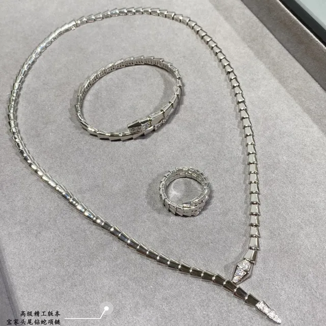 Bvlgari Serpenti Viper Gold and Diamond Necklace 5