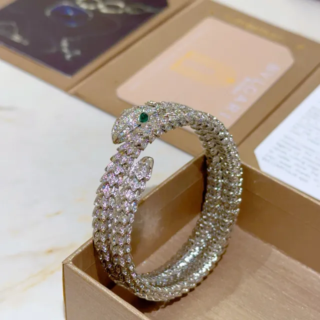 Bvlgari चांदी हरा घुंघराले सांप पवेज सेट क्रिस्टल कंगन 9