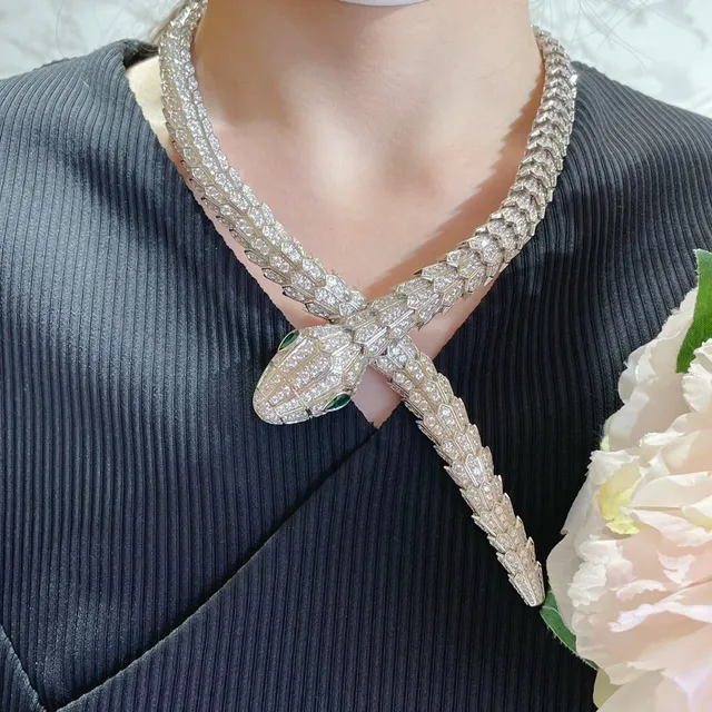 Bvlgari Silver Green Serpent Motif Pavé-Set Diamonds Necklace 8
