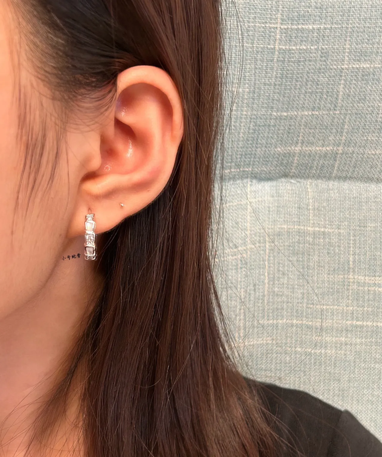 Bvlgari Silver White Segmented Hoop Mother-of-Pearl Inlay Earrings 8
