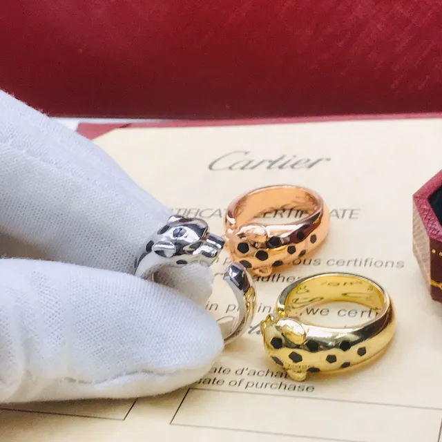 Cartier Anel de banda aberta com motivo de cabeça de pantera negra em ouro 6