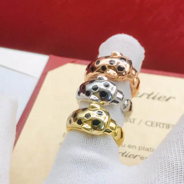 Cartier Anel de banda aberta com motivo de cabeça de pantera negra em ouro 8