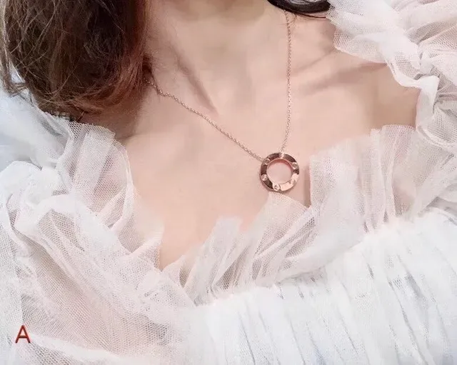 Collier Cartier Juste un Clou Motif de vis circulaire 3