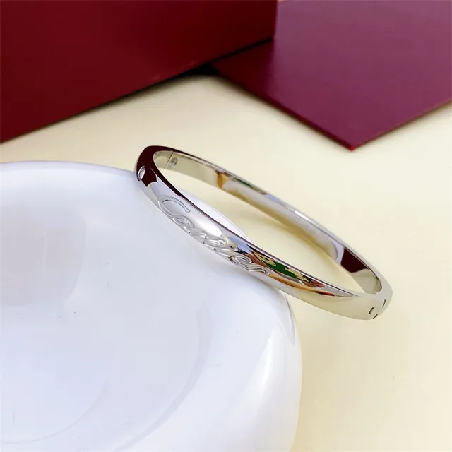 Cartier Juste un Clou 刻字 Logo 手镯 4