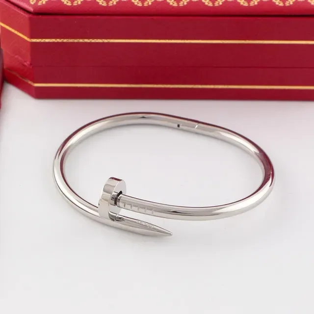 Cartier Juste un Clou نقش المسامير Pavé Crystal سوارة Hinged Bangle 3