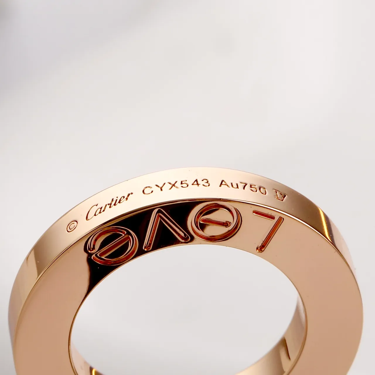 Cartier Love বৃত্তাকার খোলা হুপ স্ক্রু-মোটিফ গোলাপি সোনা হার 3