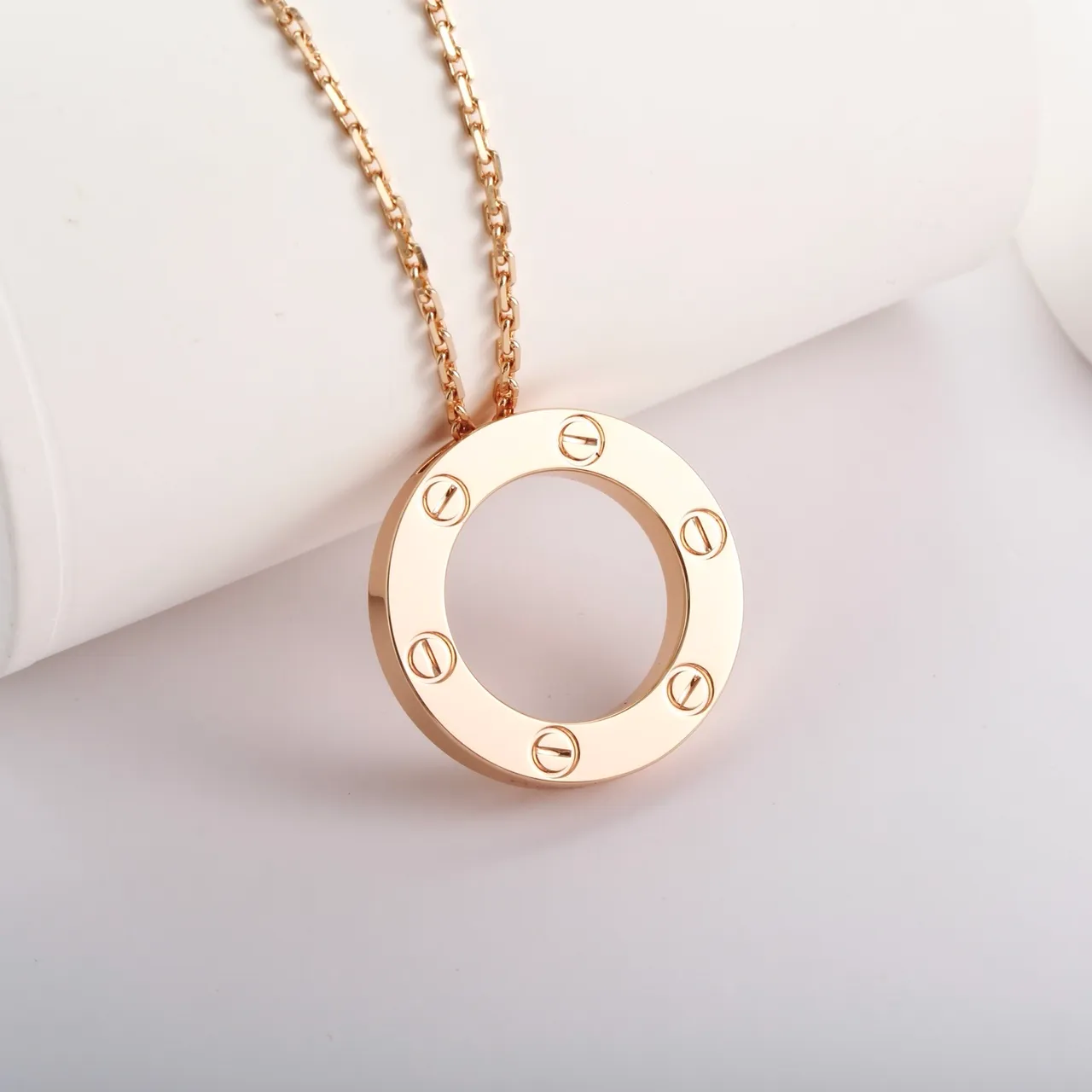 Cartier Love বৃত্তাকার খোলা হুপ স্ক্রু-মোটিফ গোলাপি সোনা হার 7