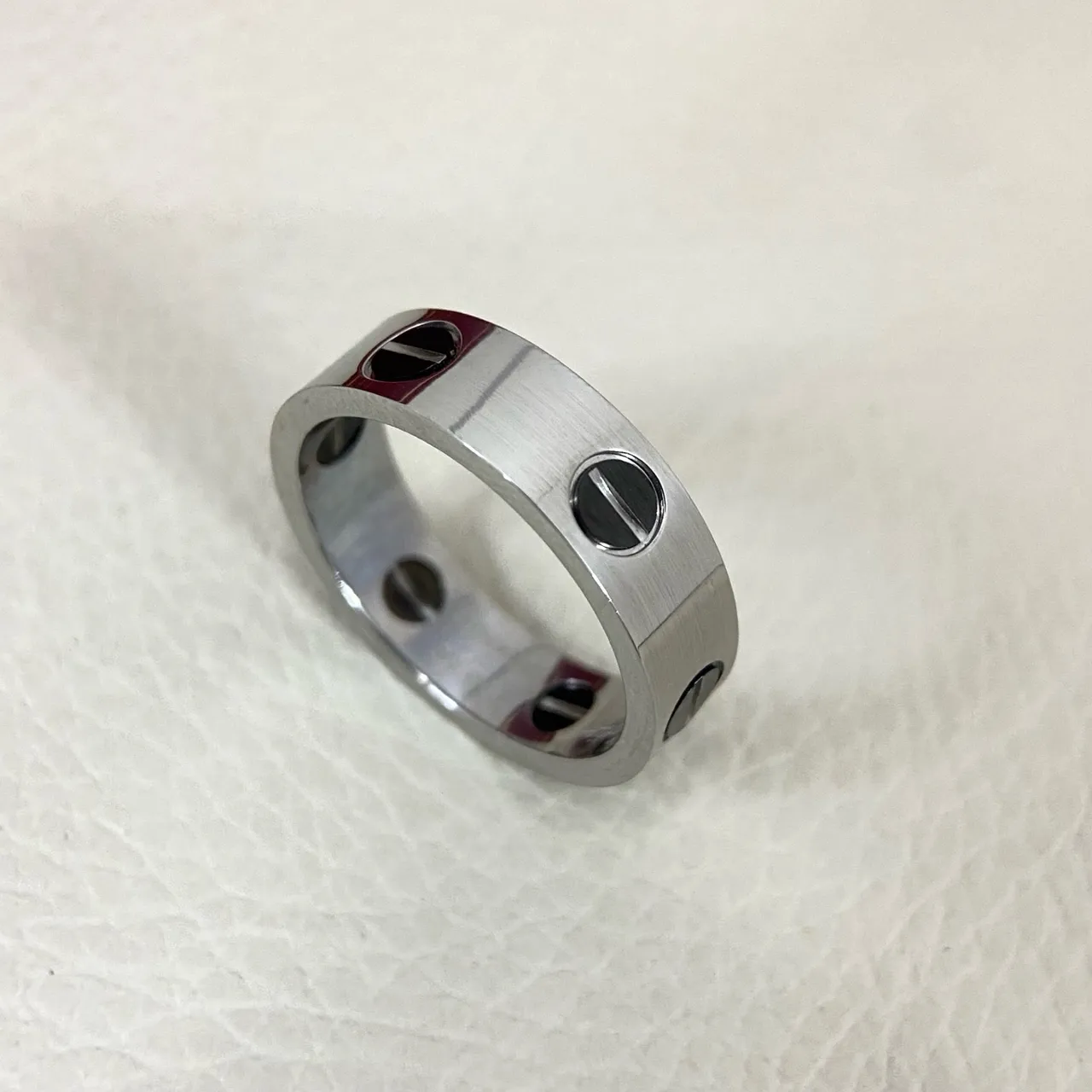 Cartier Love Anillo Plata Rojo Banda Plana Motivo Tornillo 2