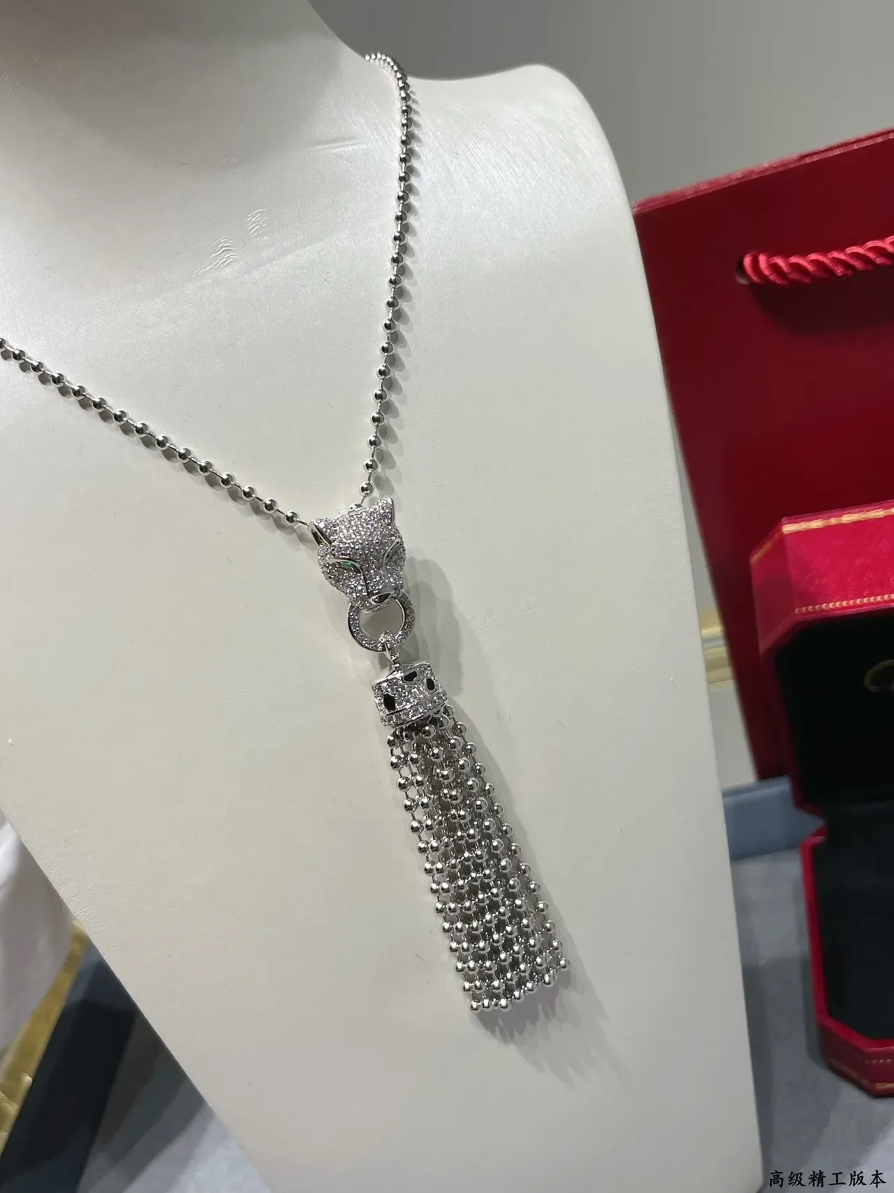 قلادة Cartier Panthère de Cartier تاسل فضي وذهبي 3