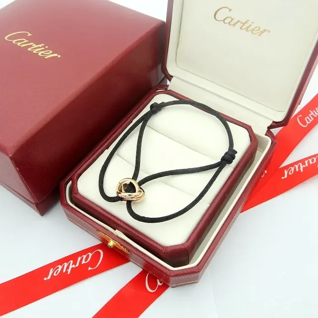 Cartier Trinity Bracelet en Cordon Rose 3