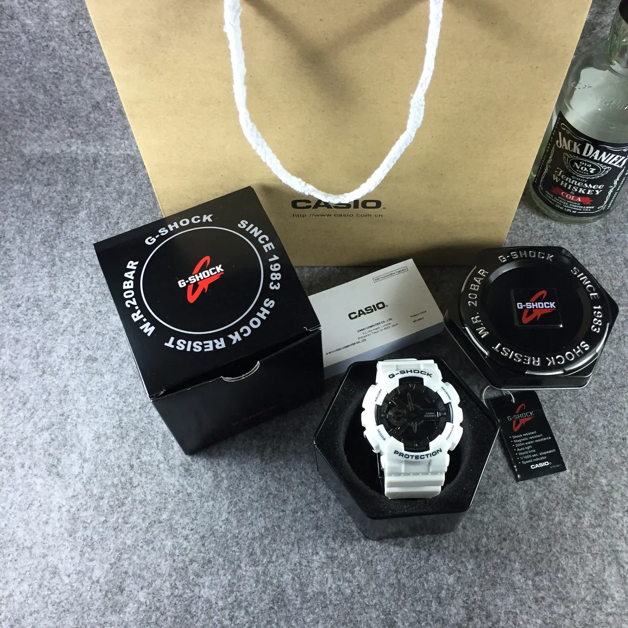Casio G-Shock GA-100 सफेद और काला खेल घड़ी 7