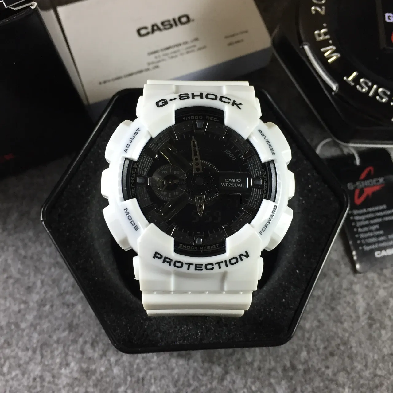 Casio G-Shock GA-100 सफेद और काला खेल घड़ी 13