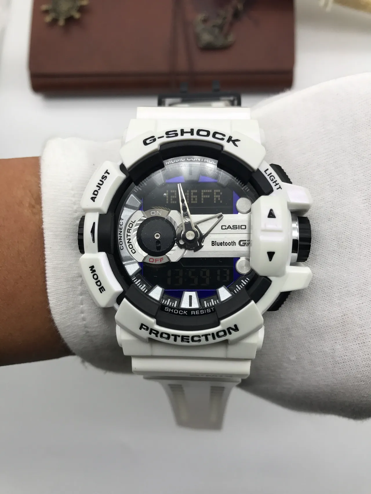 Casio G-Shock GA-2100 G-Mix Montre de Sport Blanche et Noire 6