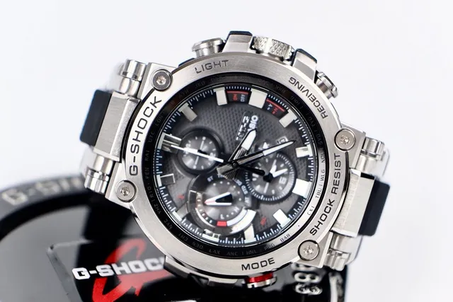Casio G-Shock MT-G Reloj deportivo negro y plateado 6