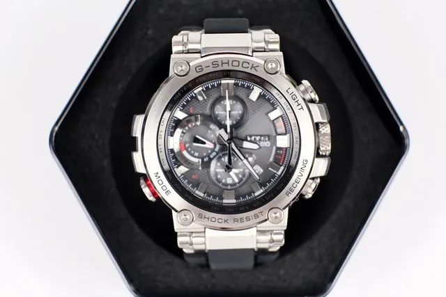 Casio G-Shock MT-G Reloj deportivo negro y plateado 7