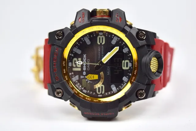 Casio G-Shock Mudmaster 红色和黑色运动手表 2