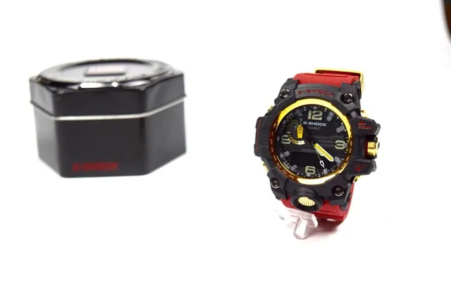 Casio G-Shock Mudmaster 红色和黑色运动手表 5
