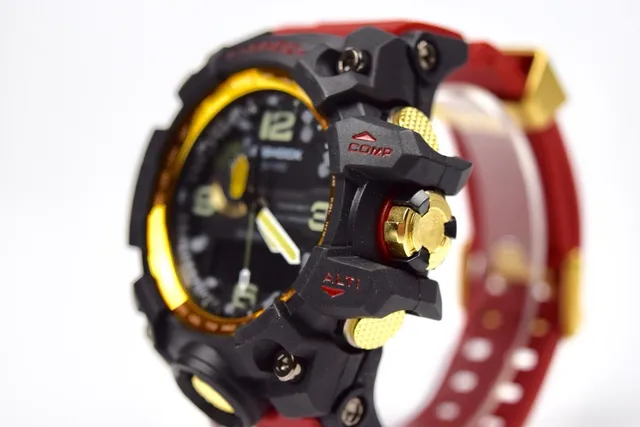 Casio G-Shock Mudmaster 红色和黑色运动手表 7