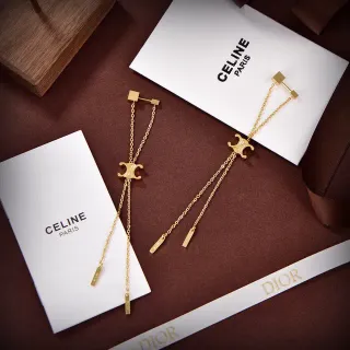 Celine Triomphe सोने रंग की चेन लॉगो कर्णफूल