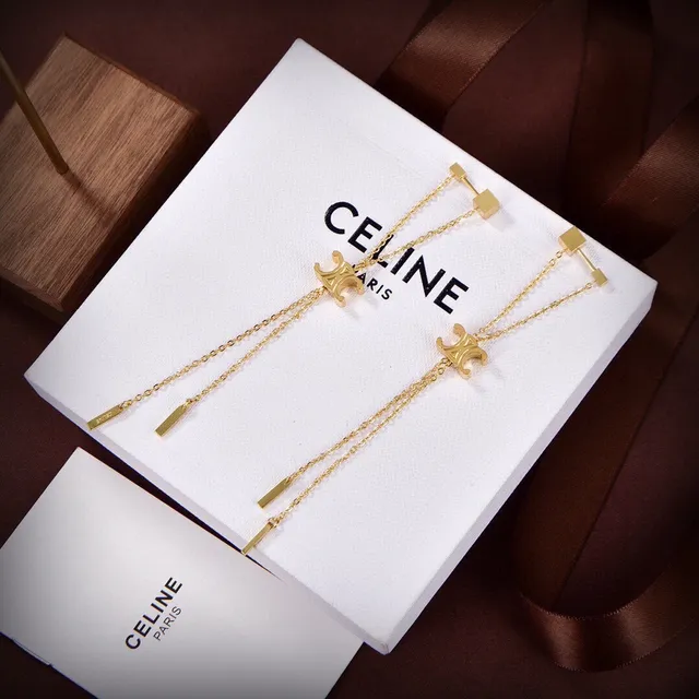 Celine Triomphe সোনালি চেইন লোগো কানের দুল 5