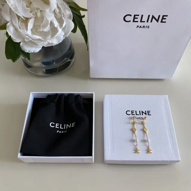أقراط Celine Triomphe قلب وسلسلة اللؤلؤ 4