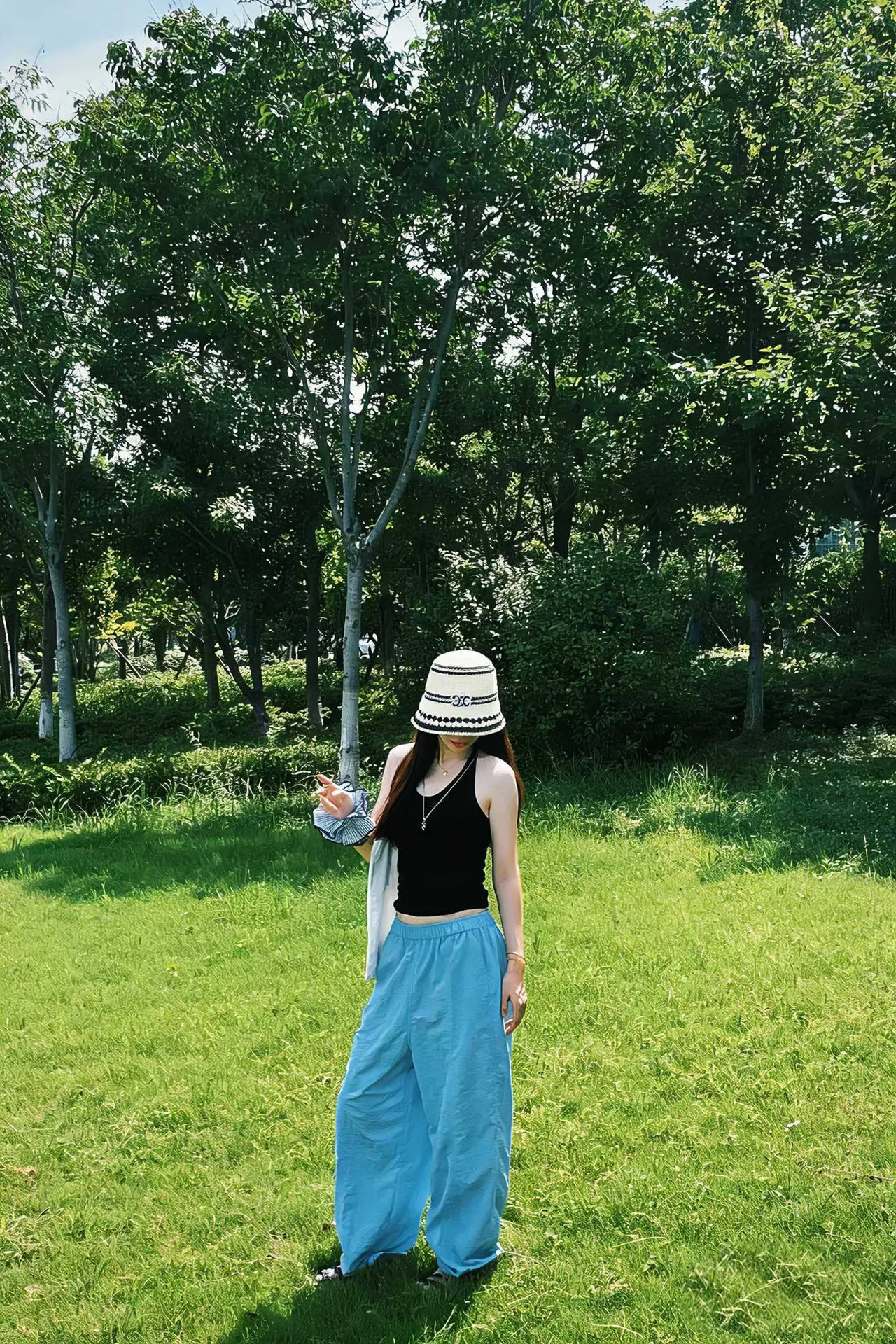 Chanel 米色黑色针织条纹桶帽 7