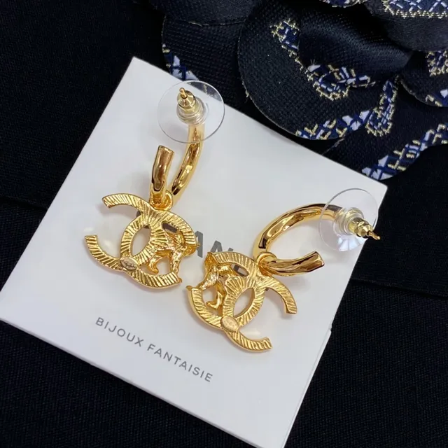 Chanel फैंटासि जुएলरी Gold-Tone Lion CC हুপ ইয়ারিংস 5