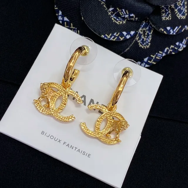 Chanel फैंटासि जुएলरी Gold-Tone Lion CC हুপ ইয়ারিংস 9