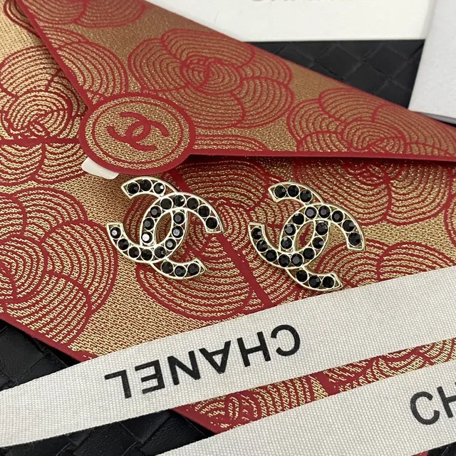 Chanel Bijoux Fantaisie Interlocking CC Boucles d'oreilles Cristal Noir 7