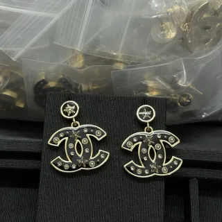 Chanel Black Gold Interlocking CC Logo أقراط مينا