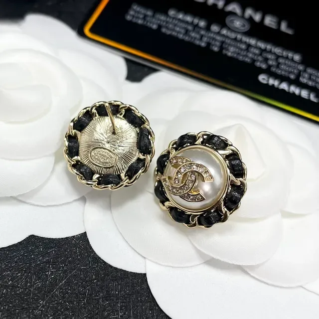 Boucles d'oreilles Chanel Noir Or Interlocking CC Logo Effet Perle Centre 6