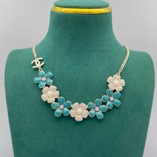 Chanel 蓝白花卉 bib 搪瓷 水晶 点缀 项链