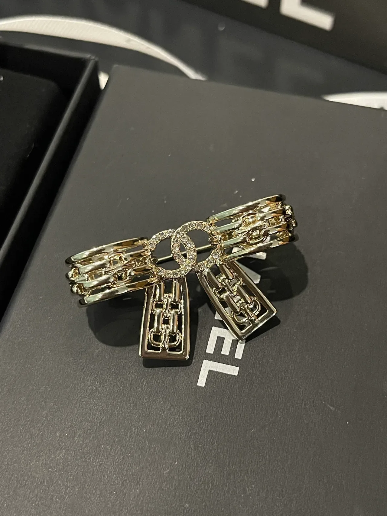 Chanel Bow Brooch Silver-Tone Crystal-Embellished Brooch 4