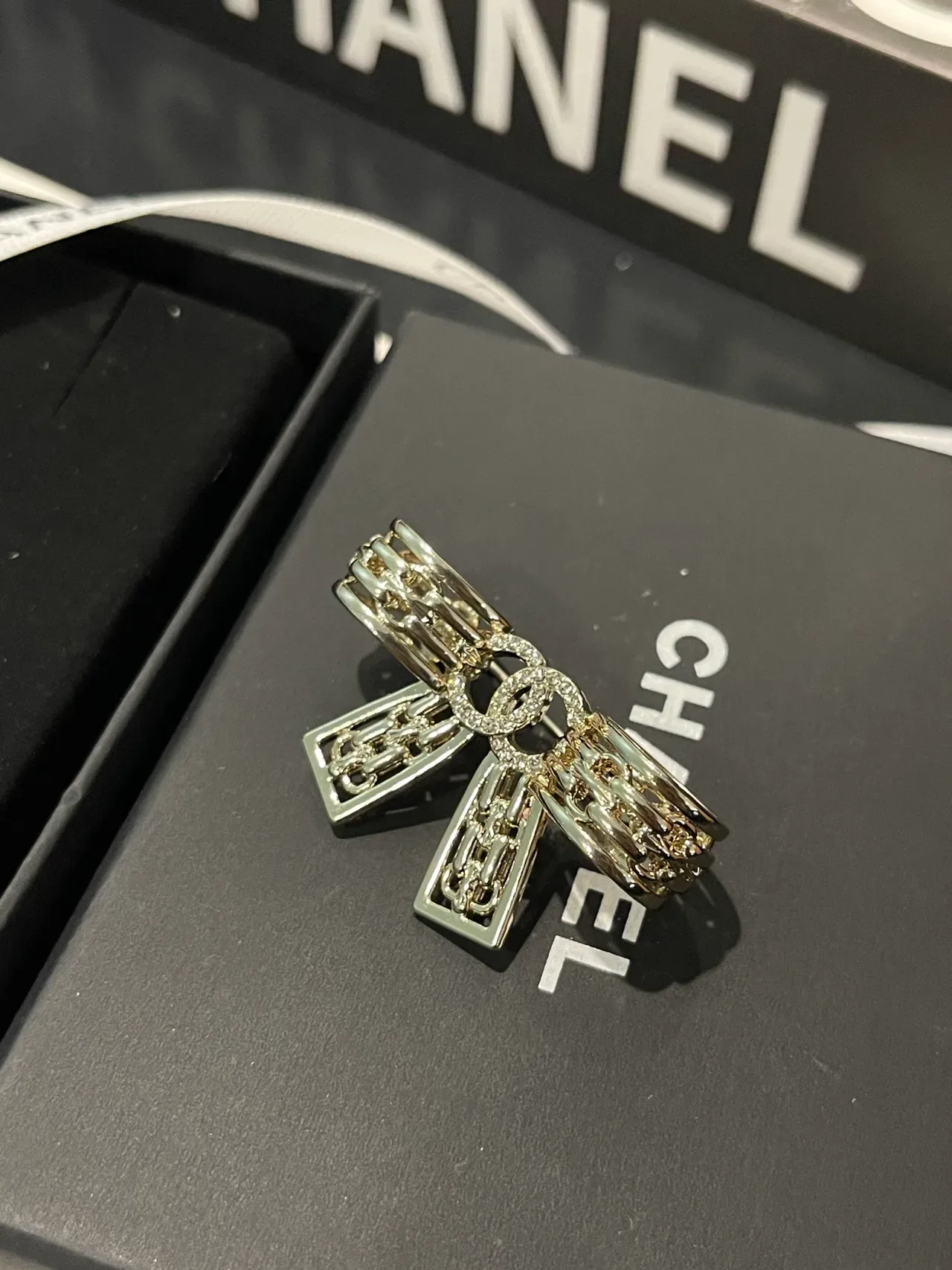 Chanel Bow Brooch Silver-Tone Crystal-Embellished Brooch 5