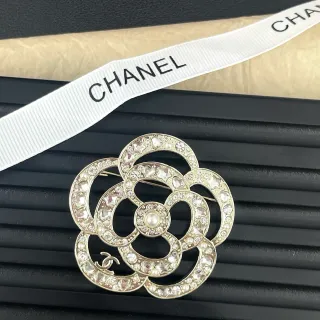 Chanel Camellia ब्रोच चांदी सफेद मल्टी रिंग लेयर ब्रोच