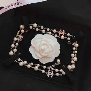 Chanel كاميليا لؤلؤ قلادة أبيض فضة سلسلة مزدوجة choker CC Logo تعويذات قلادة