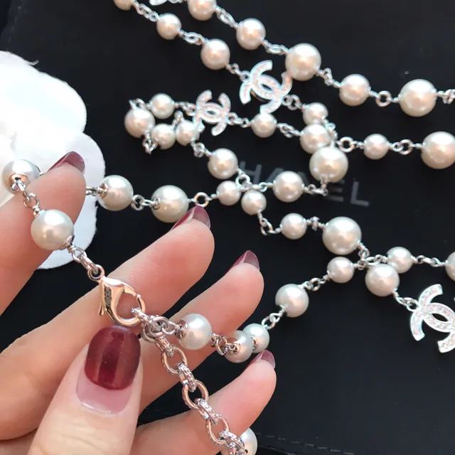 Chanel Camélia Perle Collier Blanc Argent Double-Strand Choker CC Logo Charms Collier 8