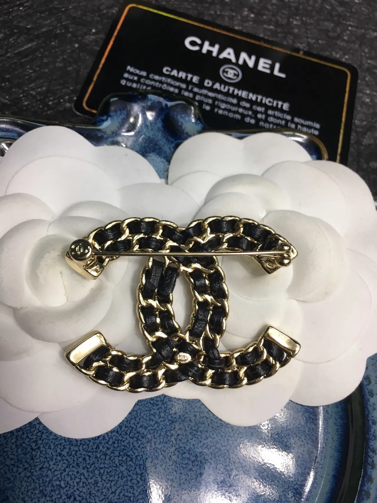 Chanel CC Chain Black Gold Interlocking Logo Construction Brooch 4